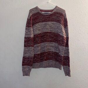 Women’s size extra-large, American rag sweater T27